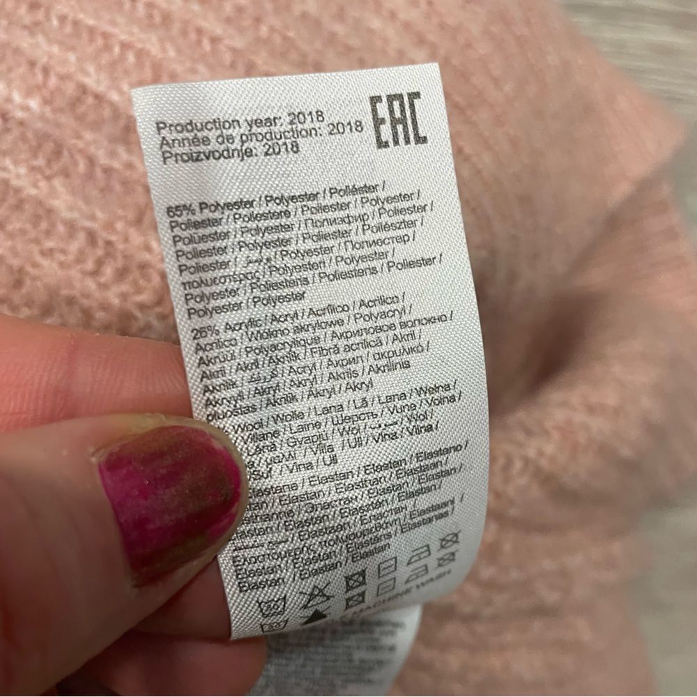 Vero Moda Lace V-neck Ribbed Knit in Dust Pink - Picture 5 of 5